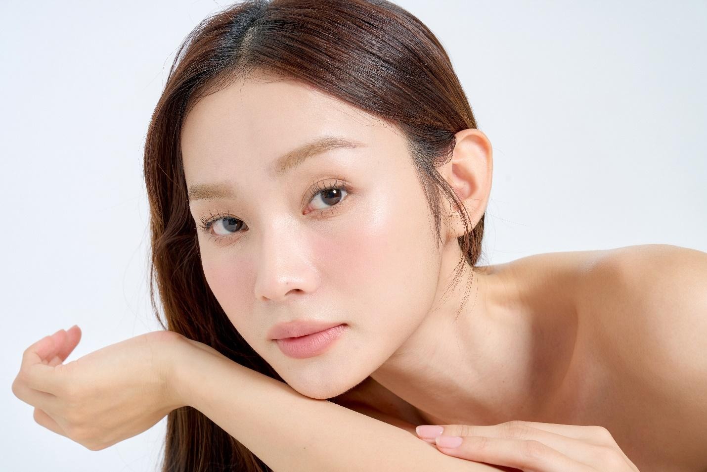 dark eye circle treatment in Singapore at Cove Aesthetic Clinic.
